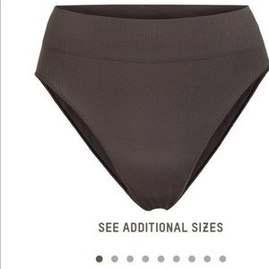 SKIMS Stretch Rib Brief size s/m